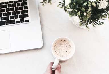 意甲媒体透露：从西汉姆联签下菲尔克鲁格后，AC米兰目前正计划补强边路阵容